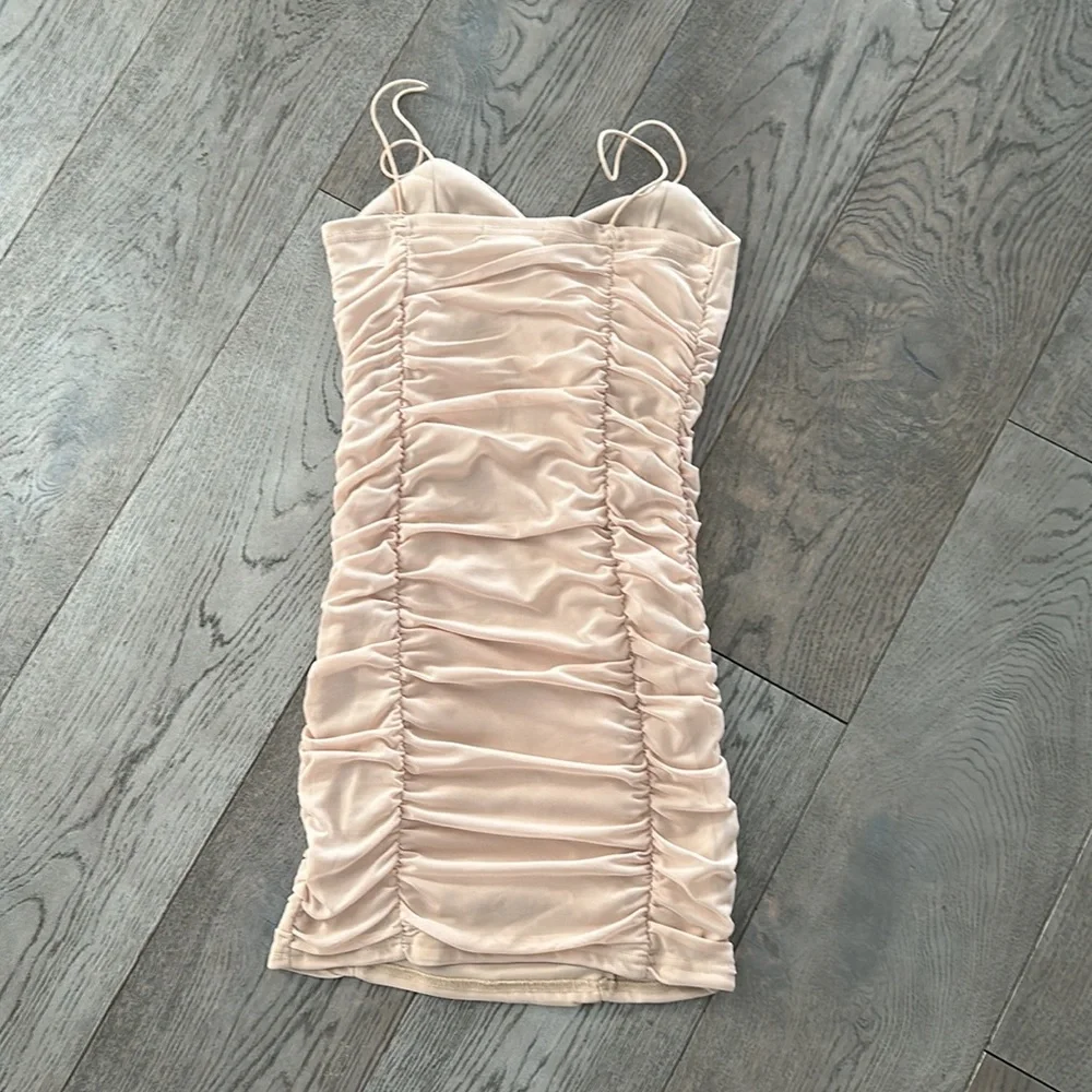 FOREVER 21 Nude Ruched Mini Dress - Picture 2 of 3